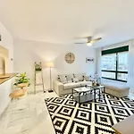 Rs 16 Center Of By Eaw Homes Apartment *