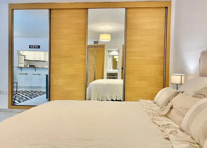 Rs 16 Center Of By Eaw Homes Apartmán Marbella